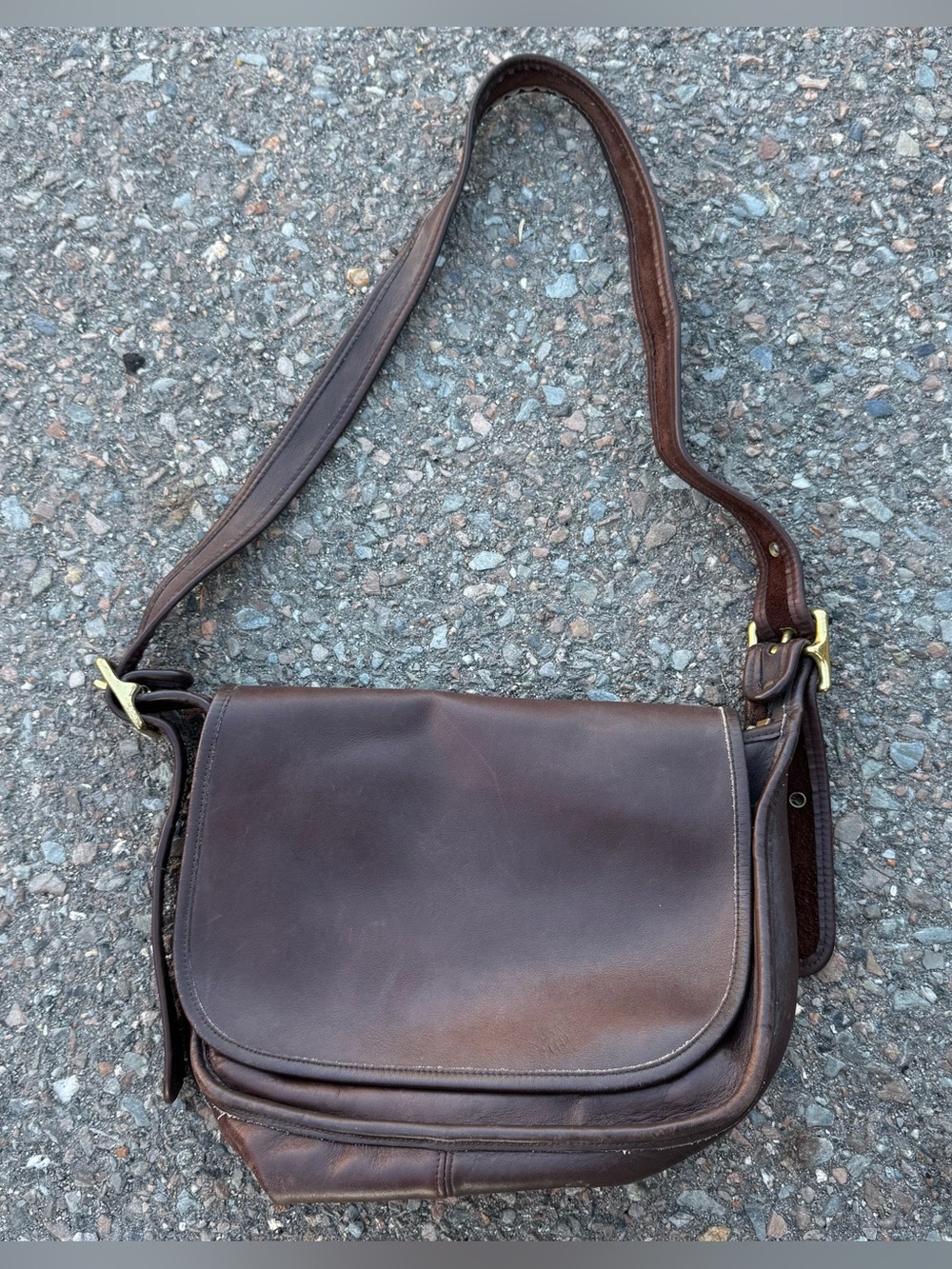 COACH Vtg Patricia Legacy Bag G8P-9951 Brown Leather Saddle Flap Pocket Shoulder